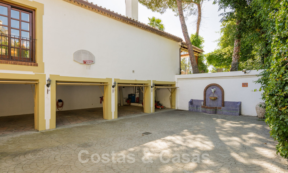Villa romantique en première ligne de golf à vendre à Nueva Andalucia, Marbella, avec vue imprenable sur le terrain de golf 35536