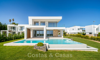 Villa de golf contemporaine à vendre avec des vues magnifiques à Marbella Est 36014 