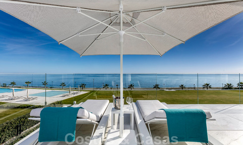 Appartement de luxe moderne et élégant, en première ligne de plage à vendre sur le nouveau Golden Mile, entre Marbella et Estepona 36944
