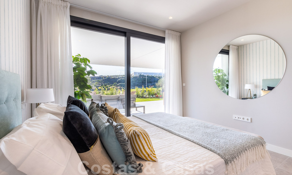 Nouvelle promotion d'appartements de luxe à vendre offrant des vues panoramiques sur la mer et un terrain de golf à Estepona 37436