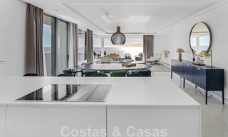 Appartement moderne et prêt à emménager à vendre, en première ligne de plage, avec vue sur la mer, entre Marbella et Estepona 38444 