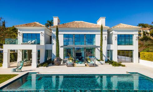 Prestigieuse villa méditerranéenne contemporaine à vendre, en première ligne du golf dans une resort de cinq étoiles à Benahavis - Marbella 39013