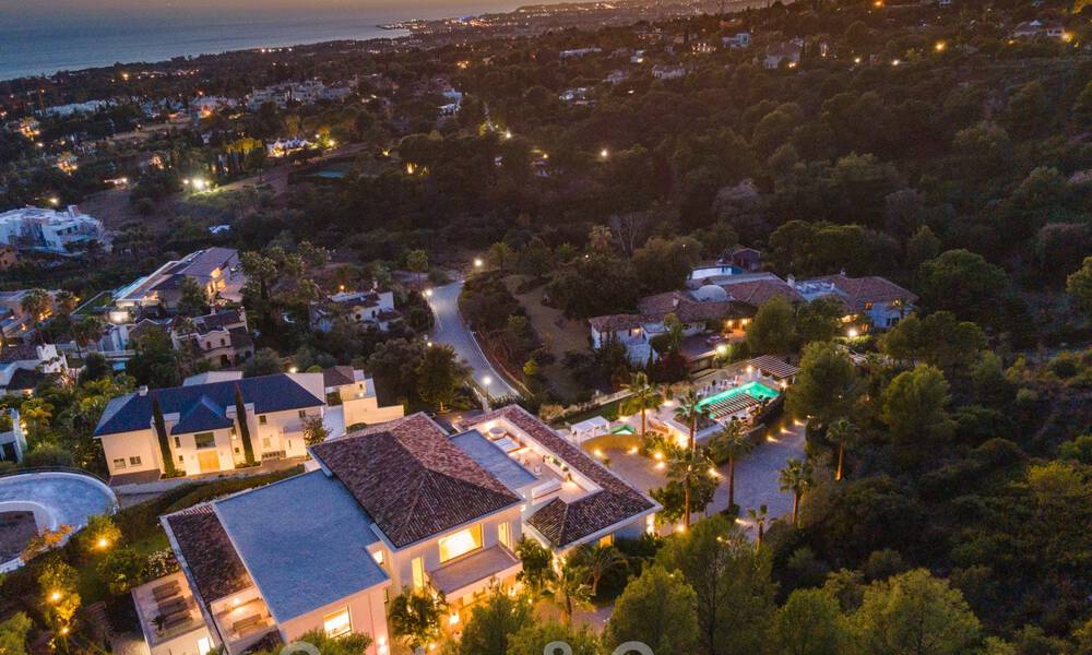 Villa de luxe contemporaine et moderne à vendre dans un style de resort avec vue panoramique sur la mer à Cascada de Camojan à Marbella 42124