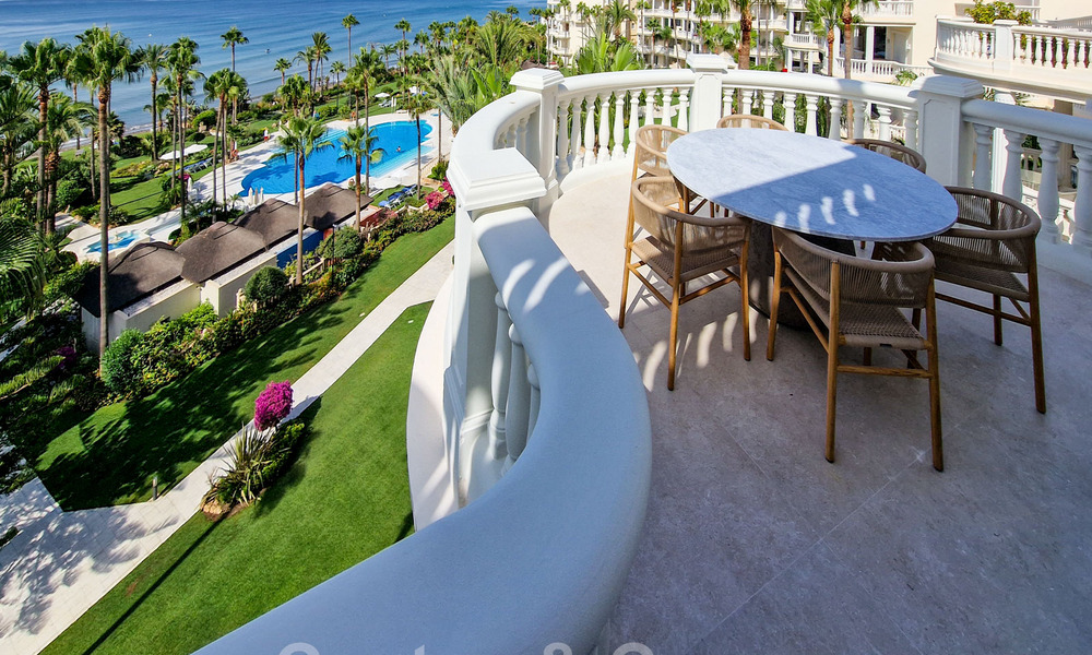 Opportunité ! Penthouse de luxe en bord de la mer à vendre dans le parc Las Dunas, Marbella - Estepona. Prêt à emménager. 42981
