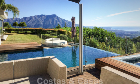 Villa moderne de luxe à vendre avec vue sur la mer et intérieur lumineux, dans la station de golf exclusive de La Zagaleta, Benahavis - Marbella 44350
