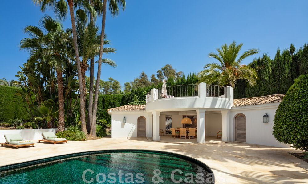 Villa de style boutique à vendre, à deux pas de la plage, sur la très convoitée Golden Mile de Marbella 45738
