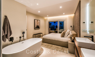 Appartement prêt à emménager, récemment rénové, à vendre dans un complexe de plage, avec vue sur la mer, sur le New Golden Mile, Estepona 46719 