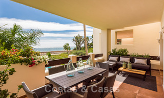 Appartement prêt à emménager, récemment rénové, à vendre dans un complexe de plage, avec vue sur la mer, sur le New Golden Mile, Estepona 46743 