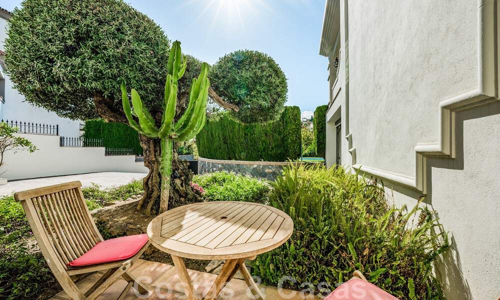 Charmante villa andalouse à vendre avec vue sur le terrain de golf dans un quartier résidentiel très convoité de La Quinta, Benahavis - Marbella 47707