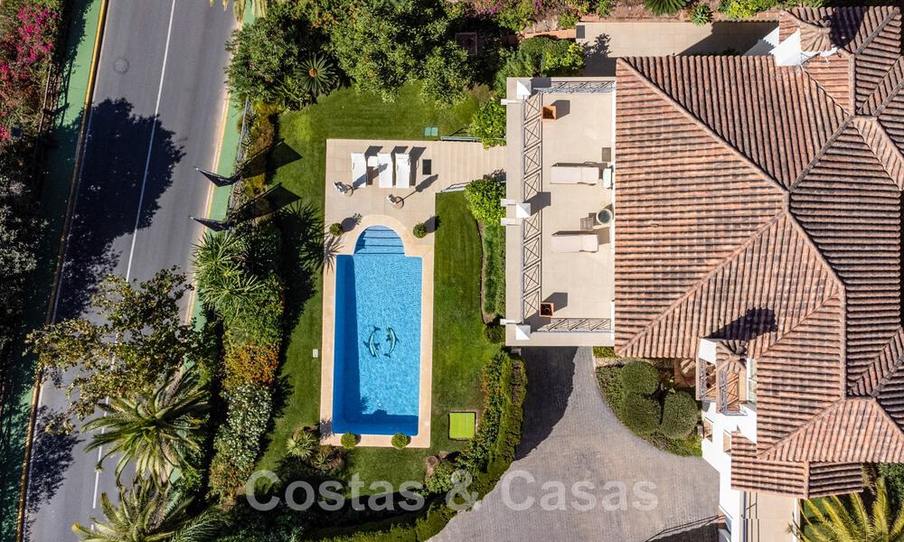 Charmante villa andalouse à vendre avec vue sur le terrain de golf dans un quartier résidentiel très convoité de La Quinta, Benahavis - Marbella 47708