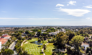 Charmante villa andalouse à vendre avec vue sur le terrain de golf dans un quartier résidentiel très convoité de La Quinta, Benahavis - Marbella 47710 