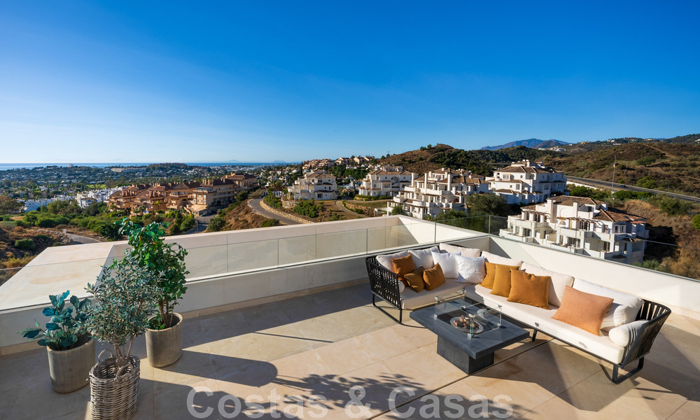 Vente d'un penthouse moderne, prêt à emménager, avec vue sur la mer, dans un complexe moderne de Nueva Andalucia, Marbella 47889