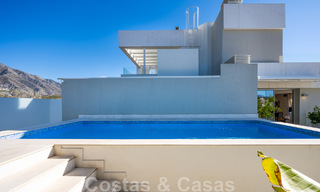 Vente d'un penthouse moderne, prêt à emménager, avec vue sur la mer, dans un complexe moderne de Nueva Andalucia, Marbella 47911 