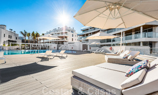 Spacieux penthouse à vendre, prêt à être emménagé, avec piscine privée et vue panoramique sur le golf et la mer, à proximité d'un club de golf très prisé à La Cala, Mijas 50471 