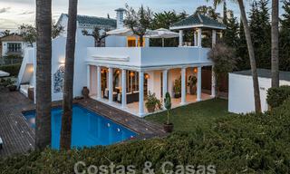 Villa de luxe à vendre dans un style architectural andalou à l'est du centre de Marbella, à deux pas des dunes et de la plage 52648 