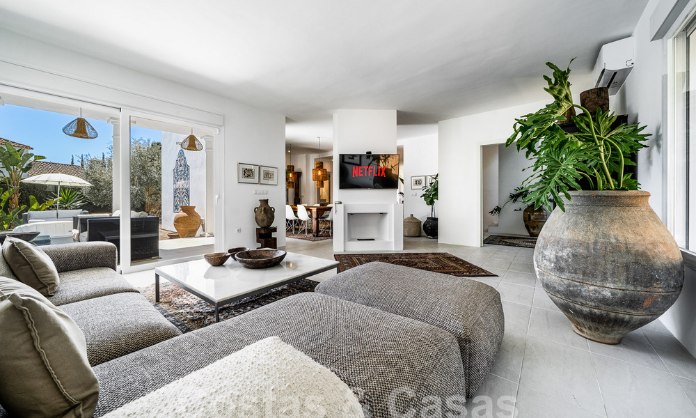 Villa de luxe à vendre dans un style architectural andalou à l'est du centre de Marbella, à deux pas des dunes et de la plage 52649