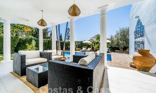 Villa de luxe à vendre dans un style architectural andalou à l'est du centre de Marbella, à deux pas des dunes et de la plage 52653 