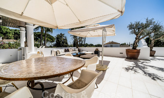 Villa de luxe à vendre dans un style architectural andalou à l'est du centre de Marbella, à deux pas des dunes et de la plage 52662 