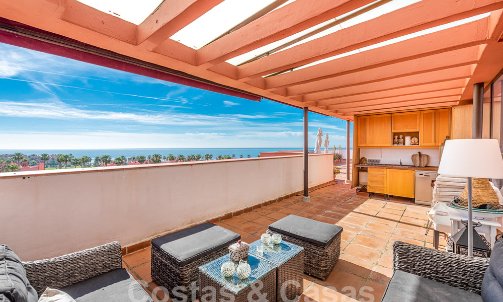 Penthouse à vendre dans une urbanisation protégée à deux pas de la plage sur le nouveau Golden Mile entre Marbella et Estepona 52836