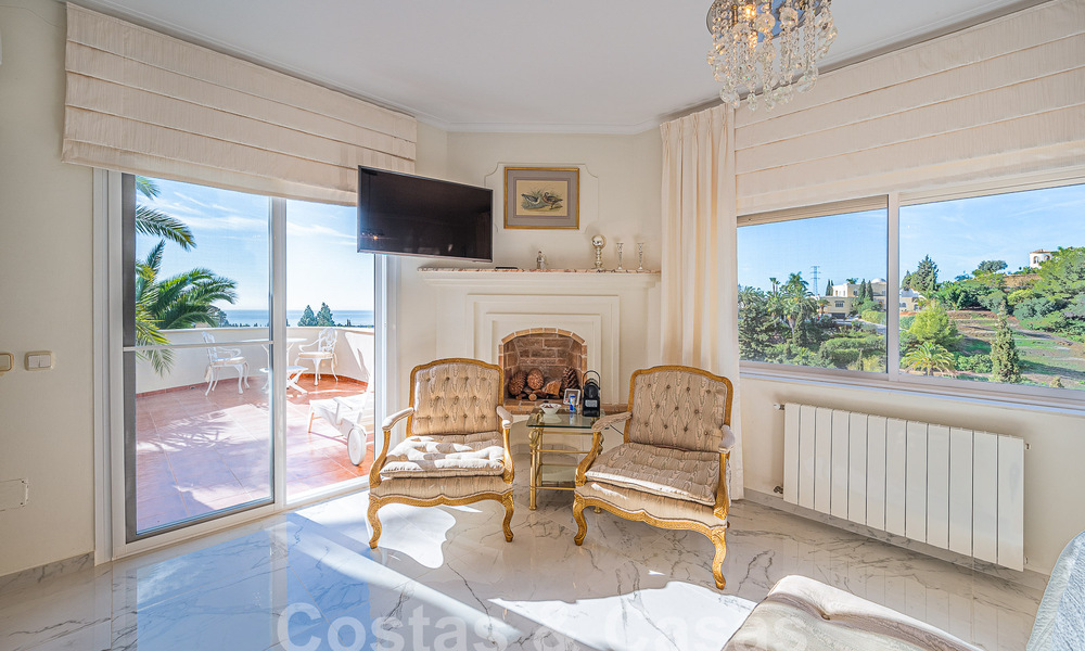 Villa traditionnelle méditerranéenne de luxe à vendre avec vue sur la mer dans une communauté fermée sur le Golden Mile de Marbella 54407