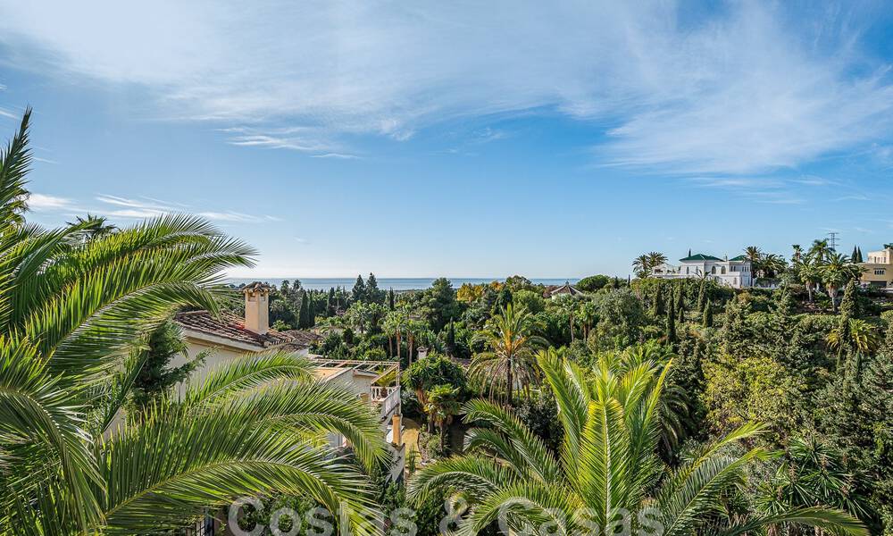 Villa traditionnelle méditerranéenne de luxe à vendre avec vue sur la mer dans une communauté fermée sur le Golden Mile de Marbella 54443