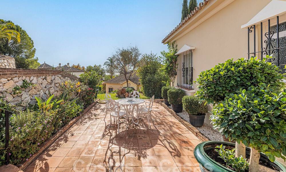 Villa traditionnelle méditerranéenne de luxe à vendre avec vue sur la mer dans une communauté fermée sur le Golden Mile de Marbella 54457