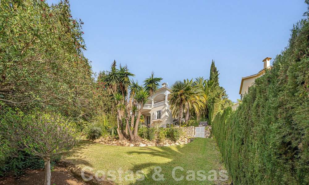 Villa traditionnelle méditerranéenne de luxe à vendre avec vue sur la mer dans une communauté fermée sur le Golden Mile de Marbella 54462