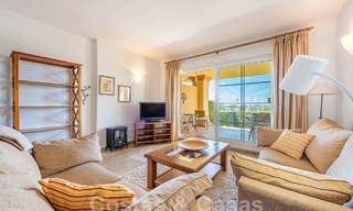 Appartement de jardin à vendre à proximité de Puerto Banus et de la plage dans une urbanisation fermée à Nueva Andalucia, Marbella 55190 