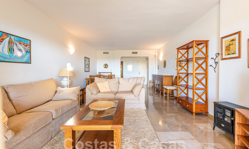 Appartement de jardin à vendre à proximité de Puerto Banus et de la plage dans une urbanisation fermée à Nueva Andalucia, Marbella 55191