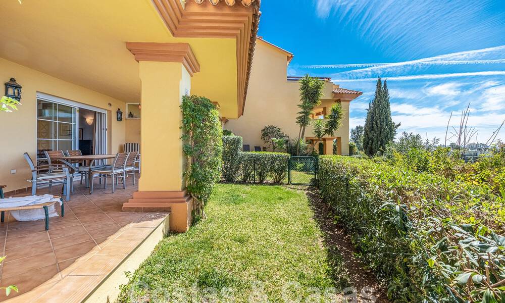 Appartement de jardin à vendre à proximité de Puerto Banus et de la plage dans une urbanisation fermée à Nueva Andalucia, Marbella 55204