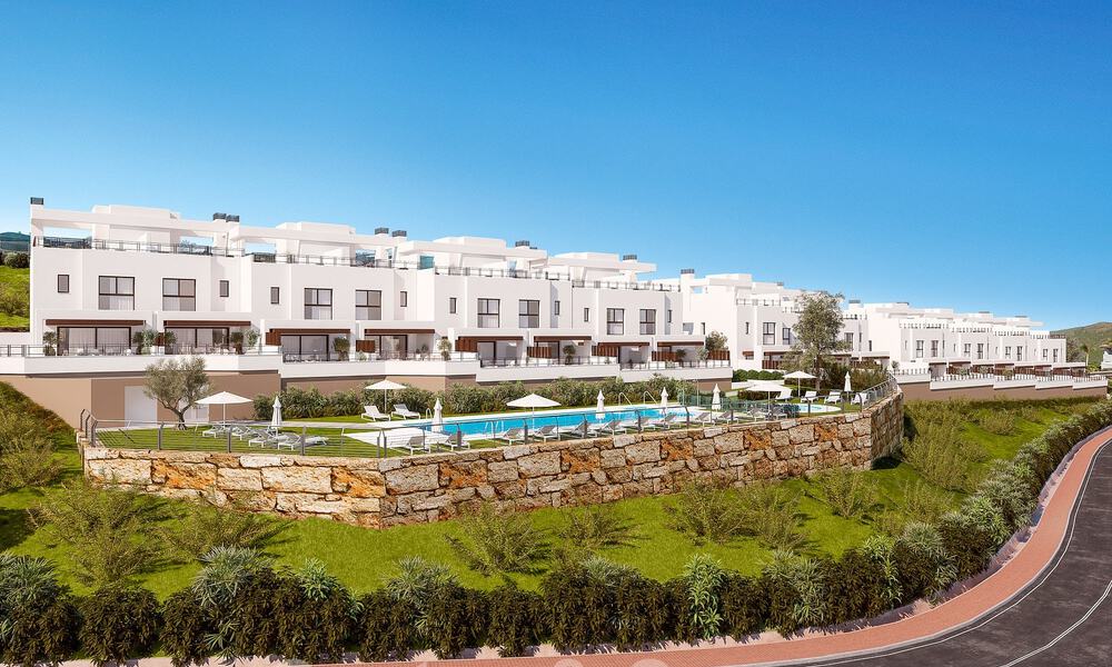 Nouvelle promotion composée de 8 maisons mitoyennes à vendre, avec vue sur les terrains de golf du très convoité complexe golfique de La Cala Golf, Mijas 53261