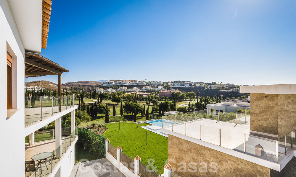 Nouvelle villa de luxe à vendre, en première ligne du golf Los Flamingos à Marbella - Benahavis 52800
