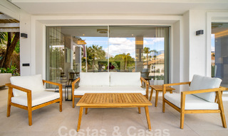 Villa de luxe indépendante à vendre avec piscine privée entourée de terrains de golf dans la vallée de Nueva Andalucia, Marbella 53789 