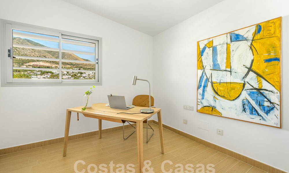 Magnifique penthouse contemporain à vendre avec une vue exceptionnelle sur la mer et à quelques pas de la plage à Fuengirola- Benalmadena, Costa del Sol 54270