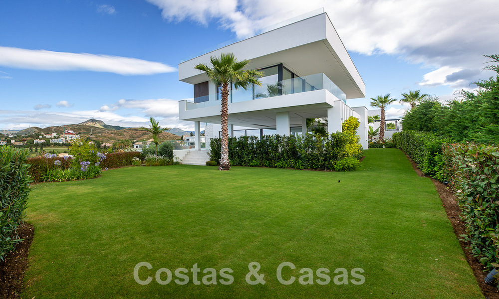 Villa de luxe moderniste à vendre avec vue magnifique sur la mer et le terrain de golf à Benahavis - Marbella 54465
