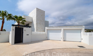 Villa de luxe moderniste à vendre avec vue magnifique sur la mer et le terrain de golf à Benahavis - Marbella 54470 