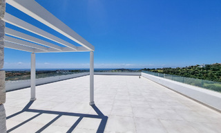 Villa de luxe moderniste à vendre avec vue magnifique sur la mer et le terrain de golf à Benahavis - Marbella 54484 