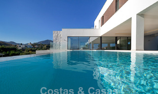 Villa de luxe moderniste à vendre avec vue magnifique sur la mer et le terrain de golf à Benahavis - Marbella 54486 