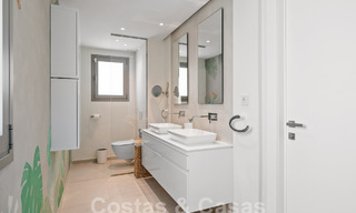 Appartement luxueux et extrêmement spacieux à vendre dans un complexe chic à Nueva Andalucia, Marbella 54494 