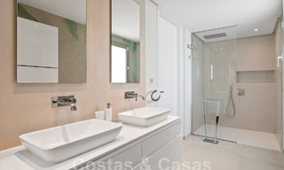 Appartement luxueux et extrêmement spacieux à vendre dans un complexe chic à Nueva Andalucia, Marbella 54495 