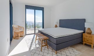 Superbe villa de plage moderne et méditerranéenne à vendre avec vue frontale sur la mer, en première ligne de plage à Mijas, Costa del Sol 54577 