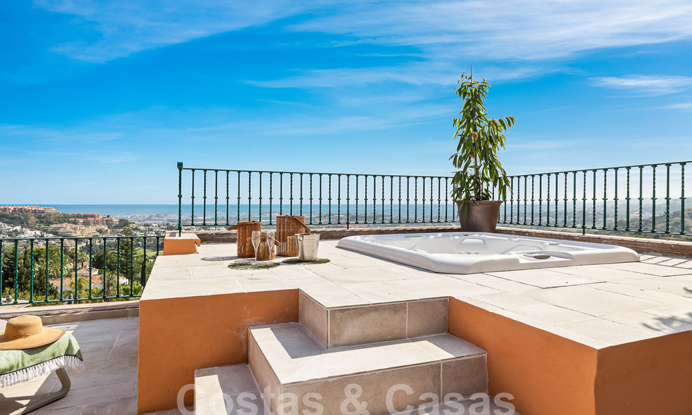 Luxueux penthouse en duplex avec vue imprenable sur la mer à vendre dans la vallée du golf de Nueva Andalucia, Marbella 54640