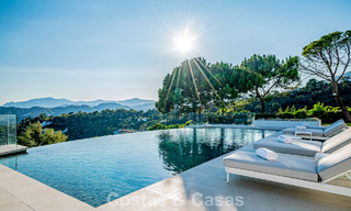 Villa de luxe à vendre avec vue sur la mer, entourée de verdure dans le complexe de golf exclusif La Zagaleta, Marbella - Benahavis 54083 
