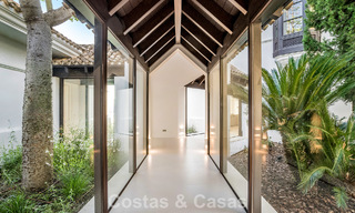 Villa de luxe à vendre avec vue sur la mer, entourée de verdure dans le complexe de golf exclusif La Zagaleta, Marbella - Benahavis 54085 
