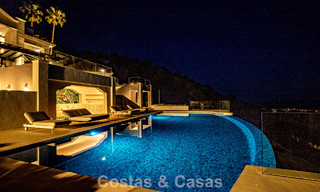 Villa de luxe à vendre avec vue sur la mer, entourée de verdure dans le complexe de golf exclusif La Zagaleta, Marbella - Benahavis 54119 