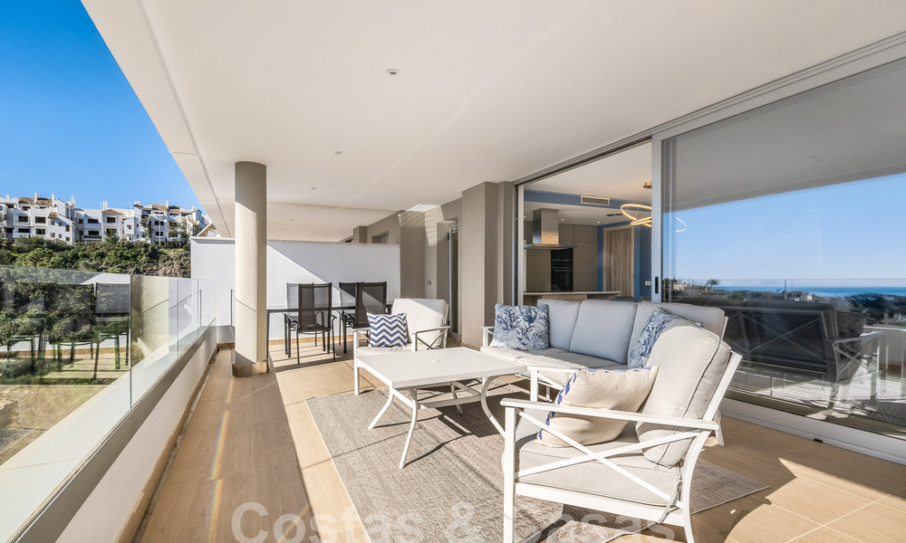 Appartement à vendre prêt à emménager avec vue sur la vallée et la mer dans le quartier exclusif de Marbella - Benahavis 55022
