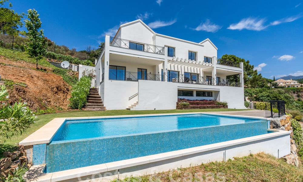 Villa de luxe indépendante de style andalou à vendre dans un environnement naturel à Marbella - Benahavis 55219