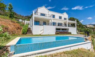 Villa de luxe indépendante de style andalou à vendre dans un environnement naturel à Marbella - Benahavis 55219 