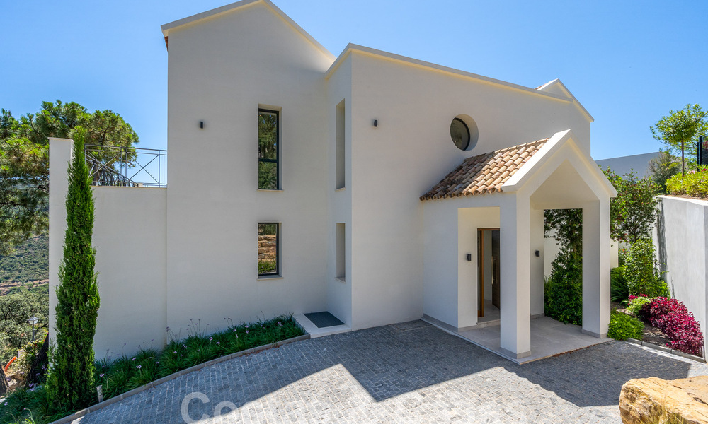 Villa de luxe indépendante de style andalou à vendre dans un environnement naturel à Marbella - Benahavis 55222