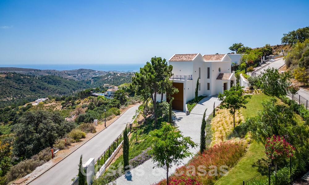 Villa de luxe indépendante de style andalou à vendre dans un environnement naturel à Marbella - Benahavis 55228